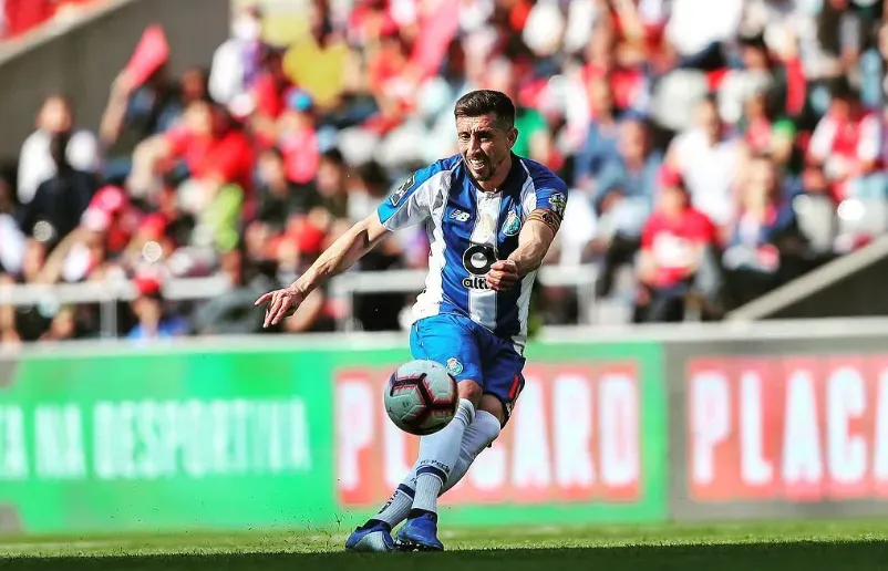 Héctor Herrera: "Seria um sonho poder terminar a minha carreira no FC Porto"